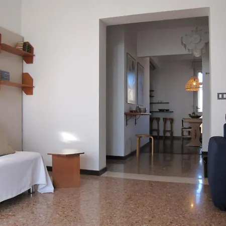 Lagoon View 아파트