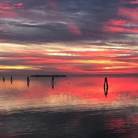 Lagoon View 아파트 *